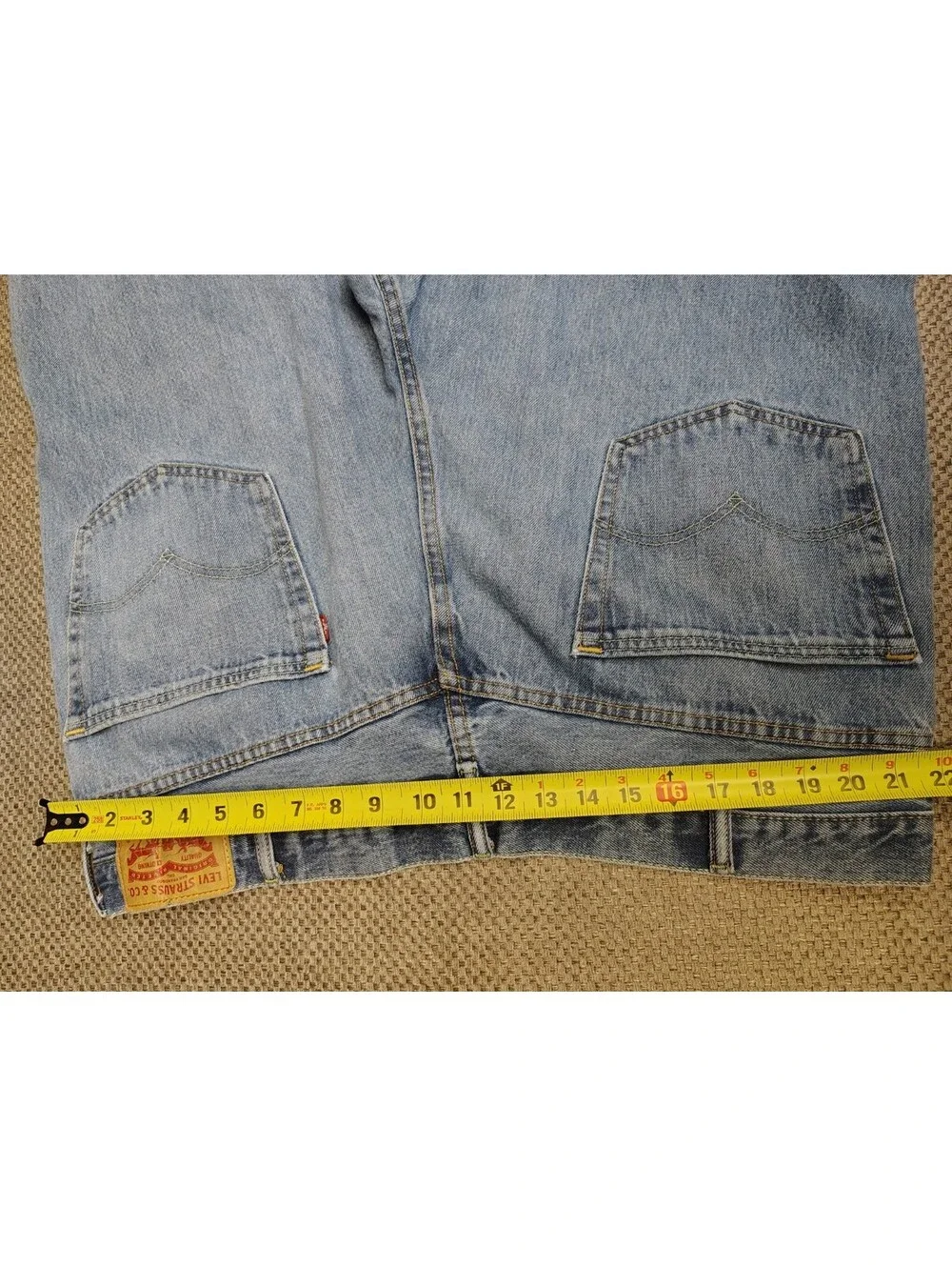Levis 550 Jeans Mens 44x32 Relaxed Fit Tapered Leg Light Wash Blue Denim 5 Pocke